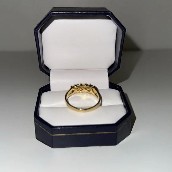 Vintage Gold Gem Ring - Picture 5 of 14